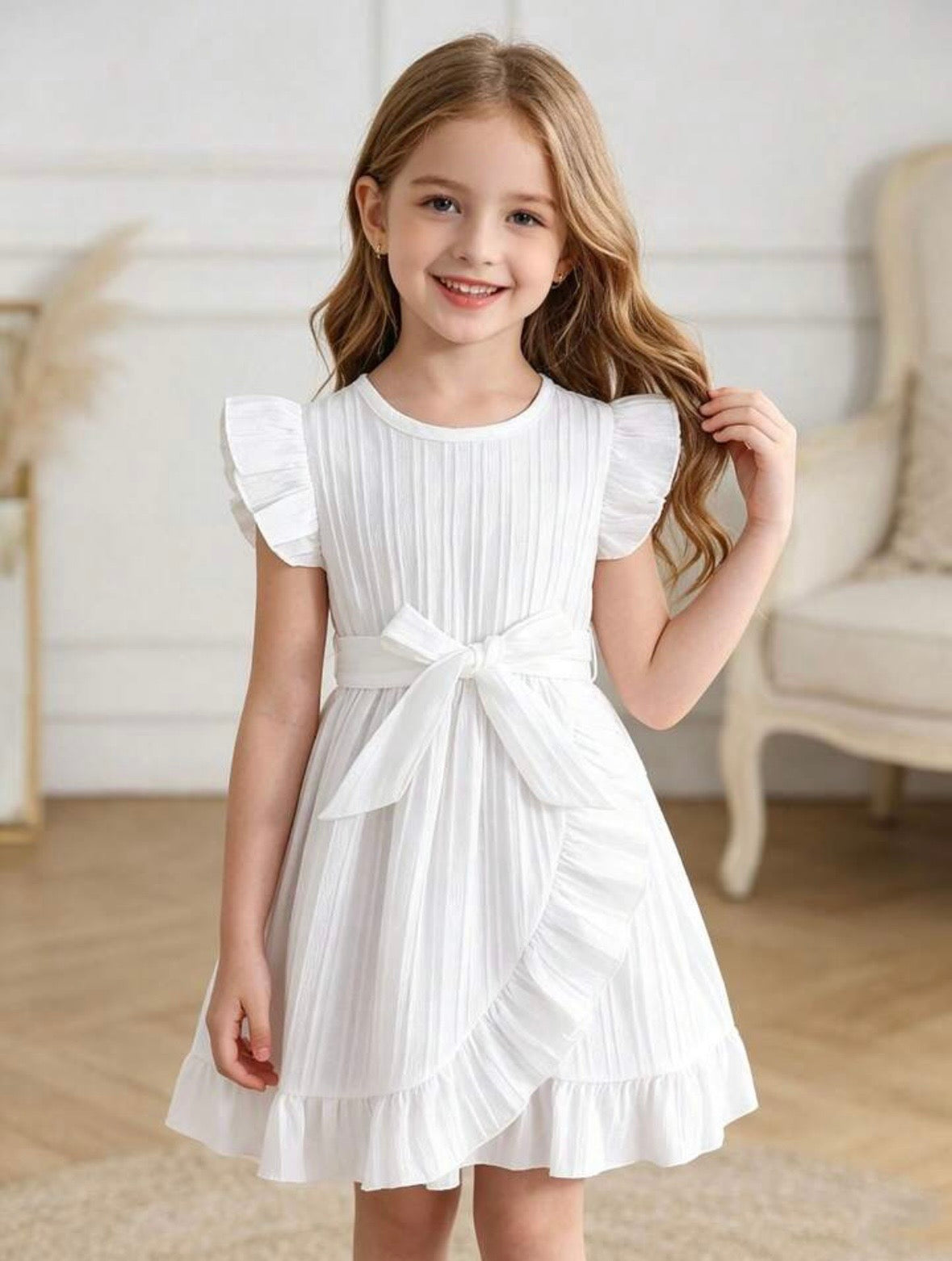 Vestido casual cómodo con volantes en el bajo y cinturón desmontable