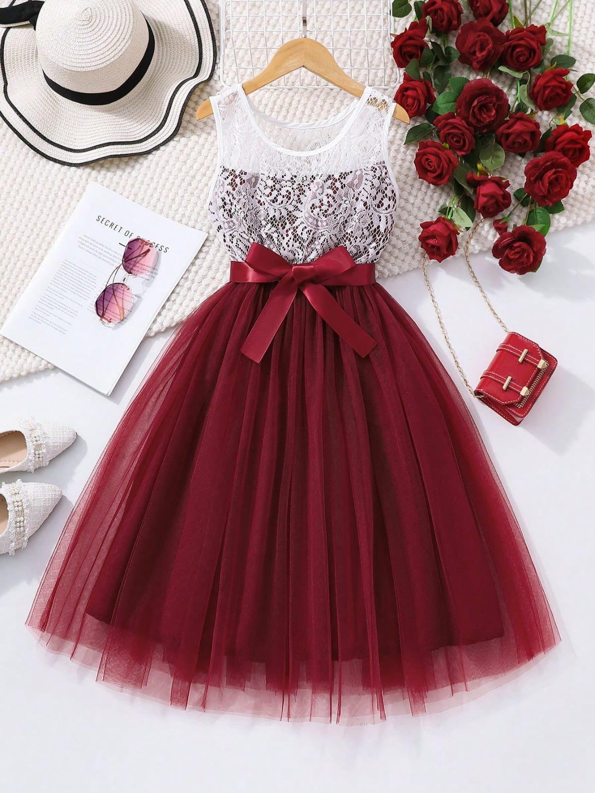 Vestido elegante y dulce con contraste de color y encaje