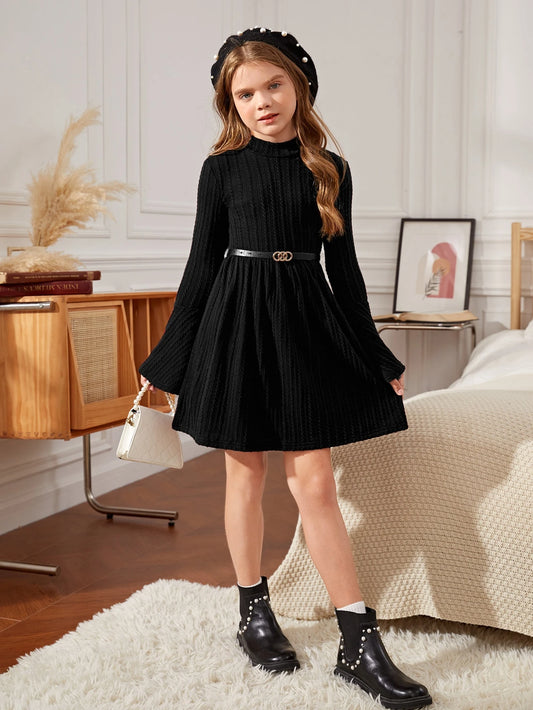 Vestido Tejido Negro Con Manga Acampanada Para Niña