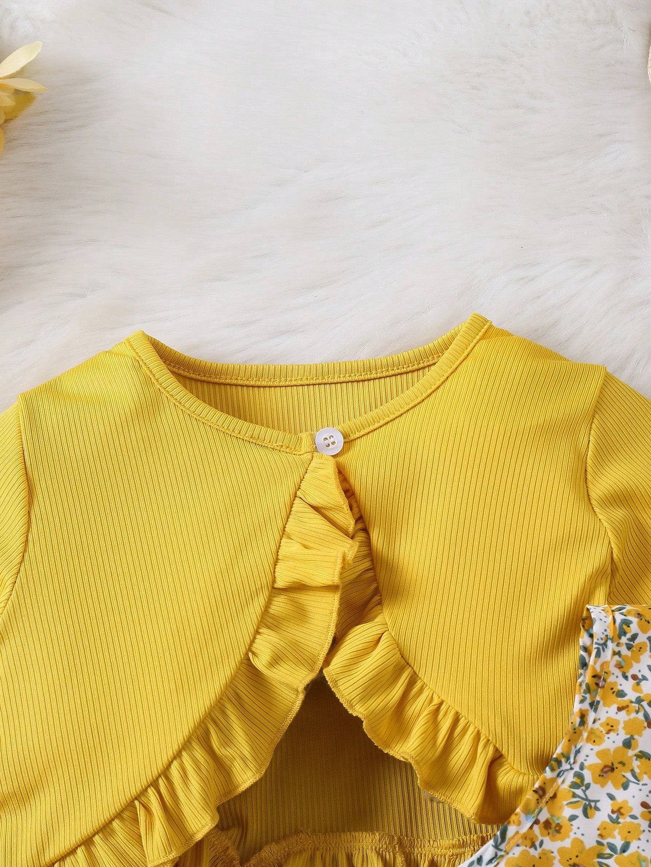 Conjunto Floral Amarillo Con Vestido Y Chaqueta Con Volantes Para Niña