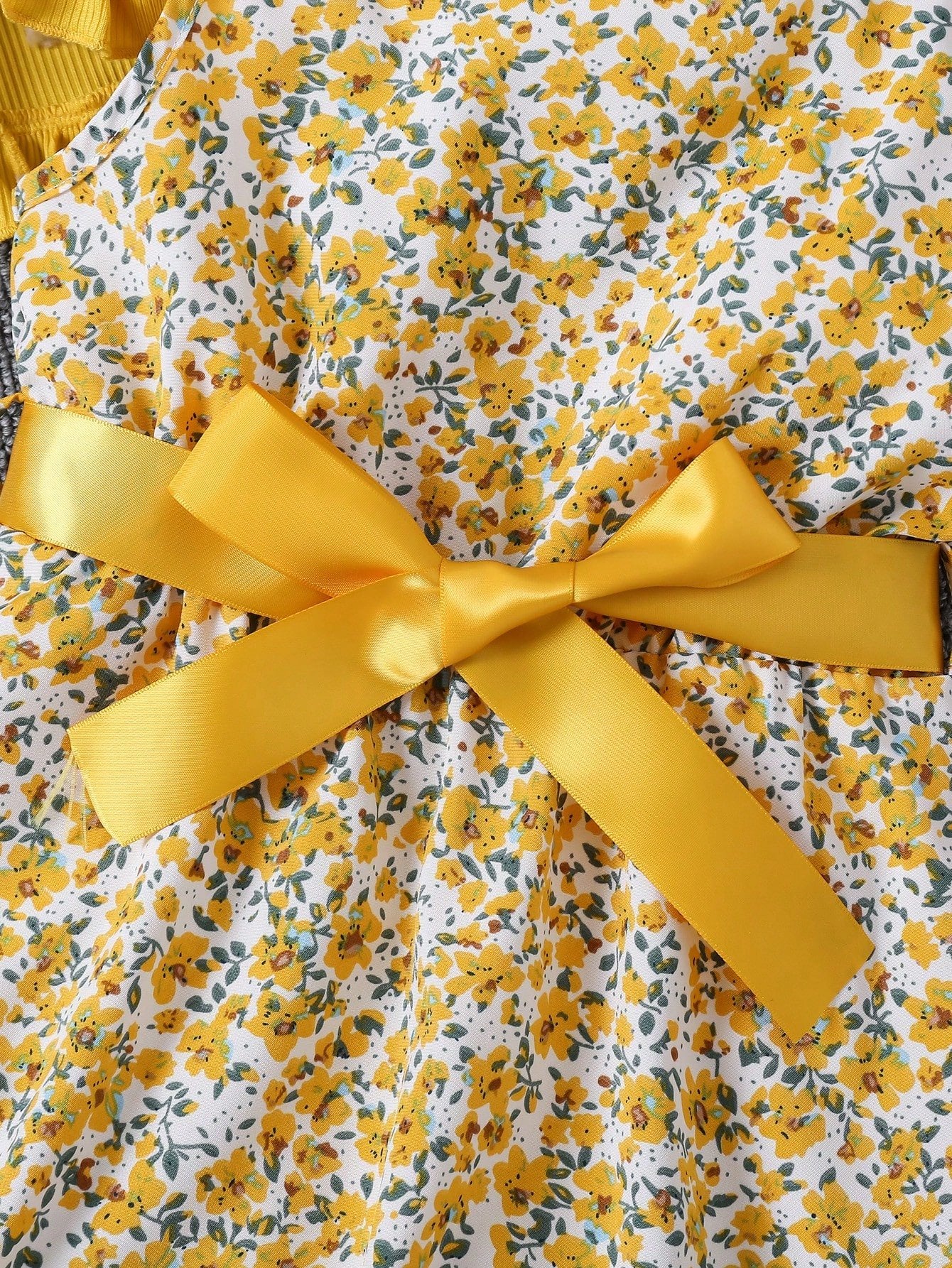 Conjunto Floral Amarillo Con Vestido Y Chaqueta Con Volantes Para Niña