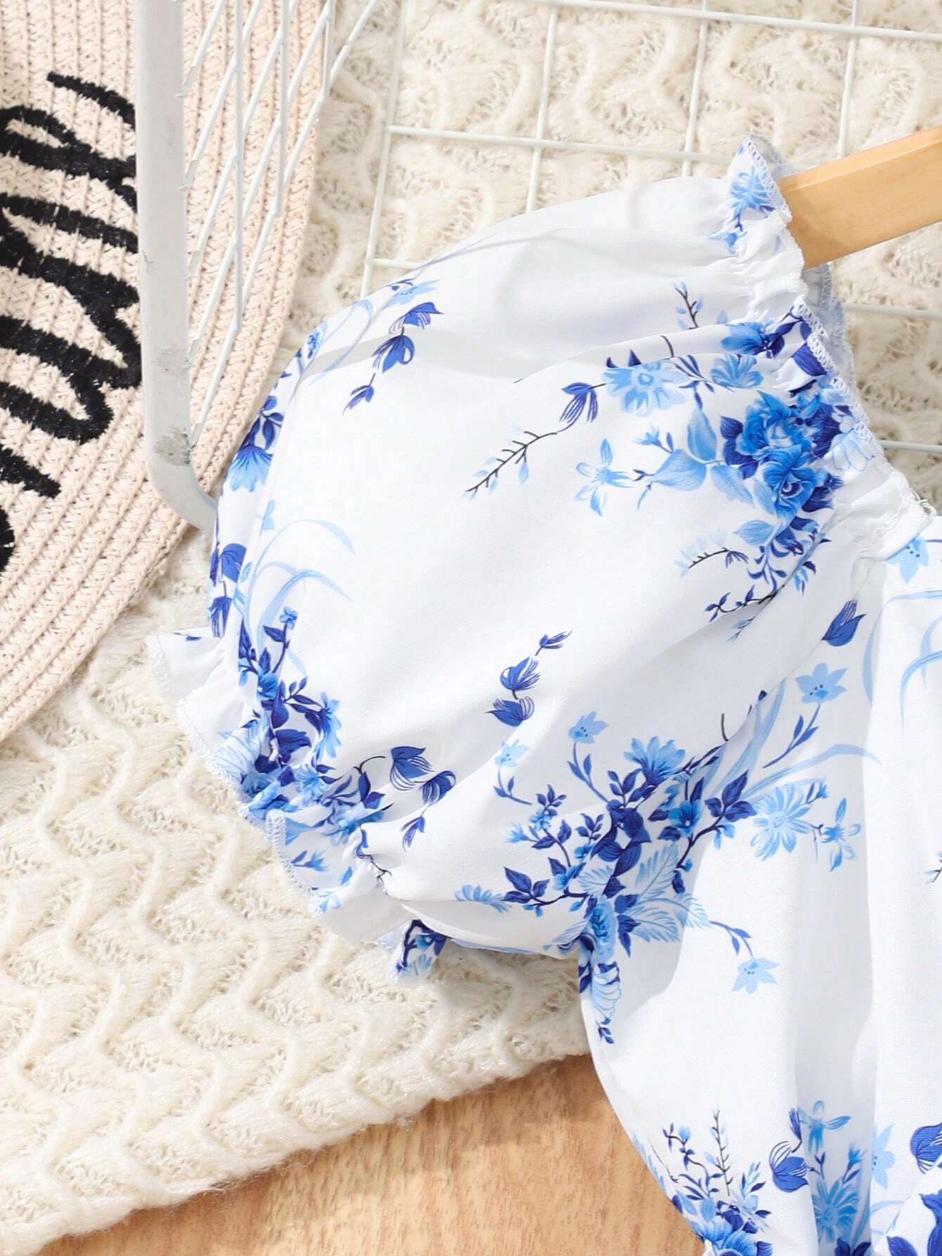 Vestido Blanco Estampado Floral Azul Para Niña