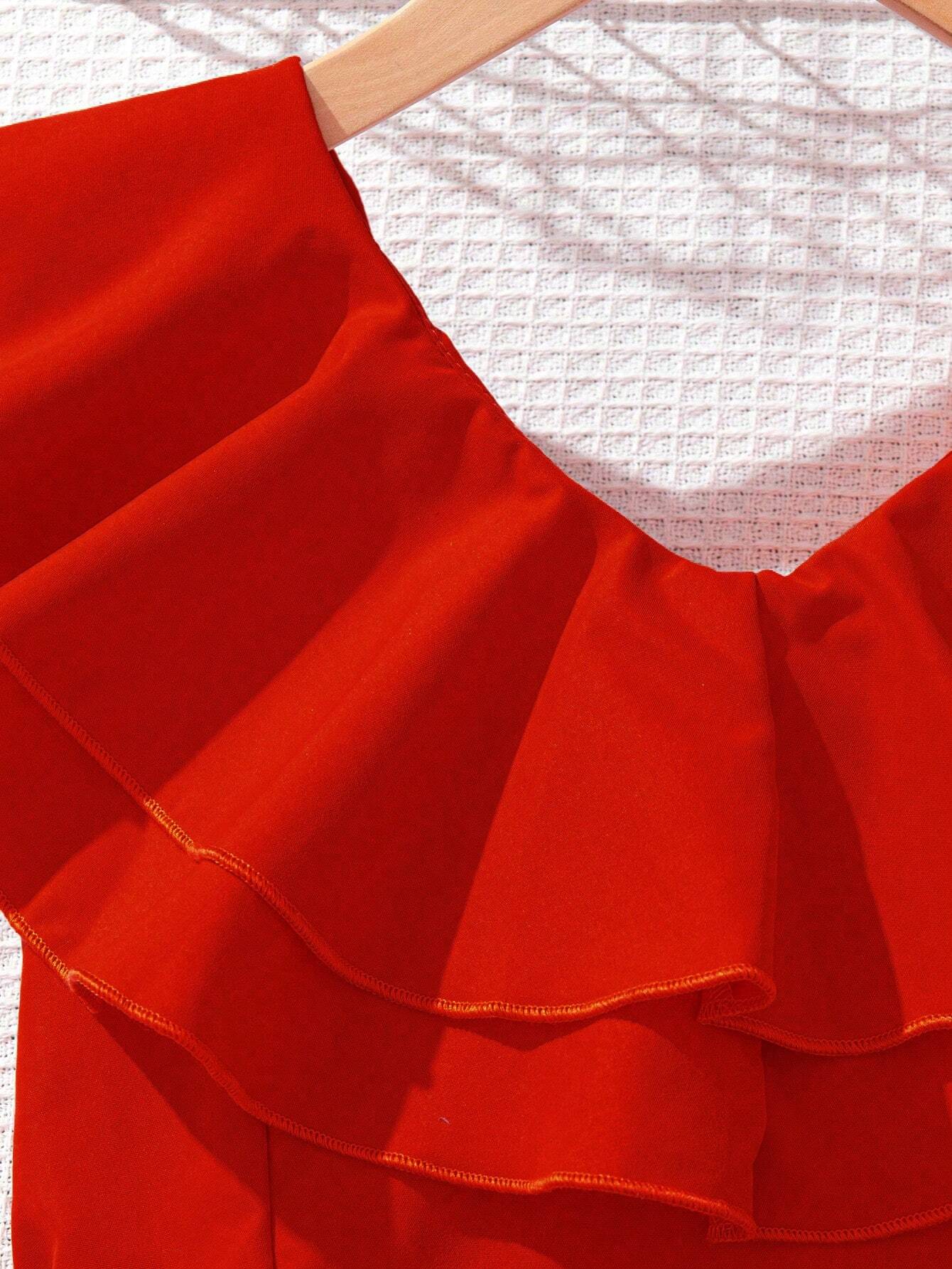 Vestido Rojo Con Volantes Y Cinturón Para Niña