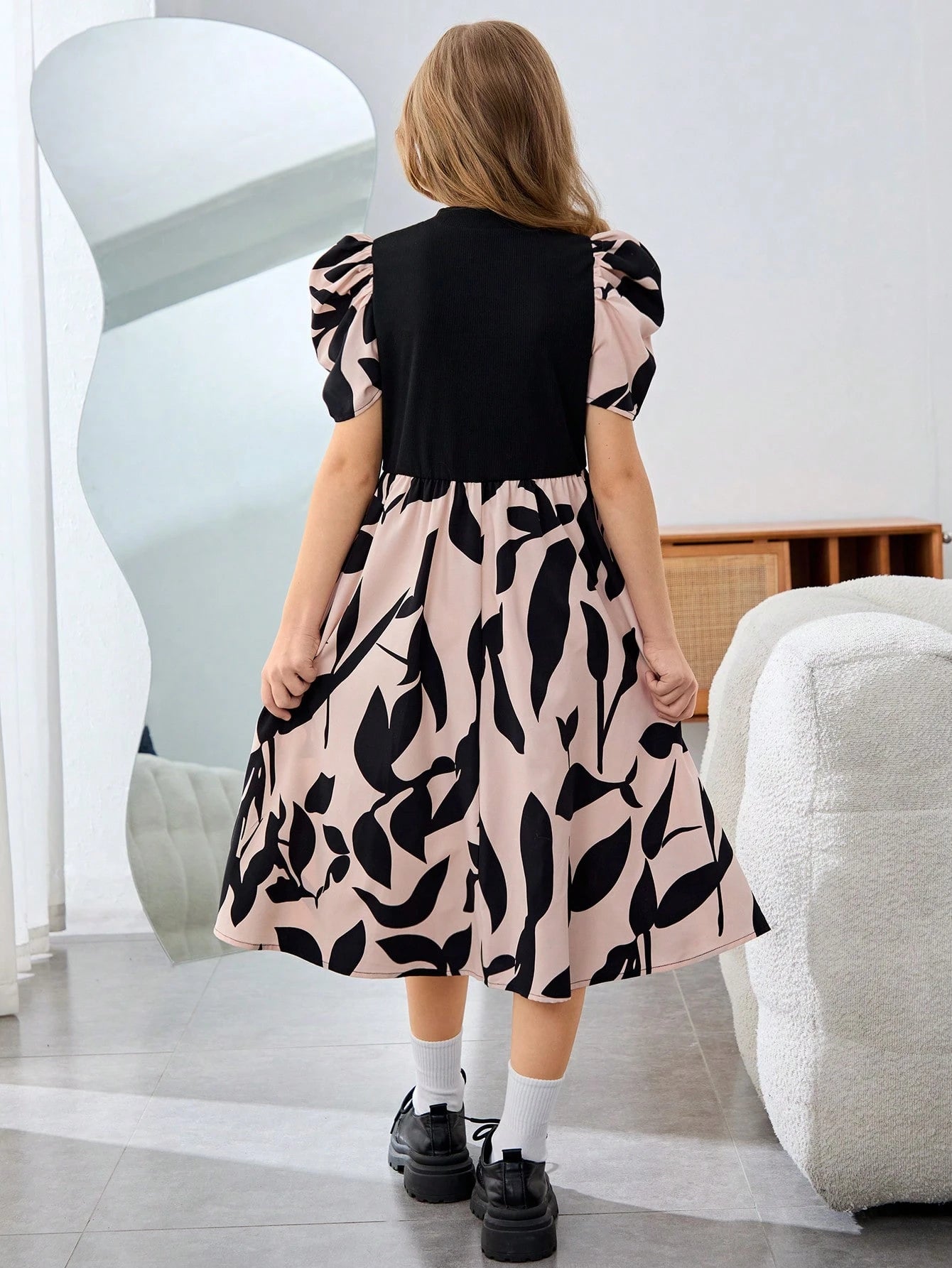 Vestido Elegante Negro Con Estampado De Hojas Para Niña