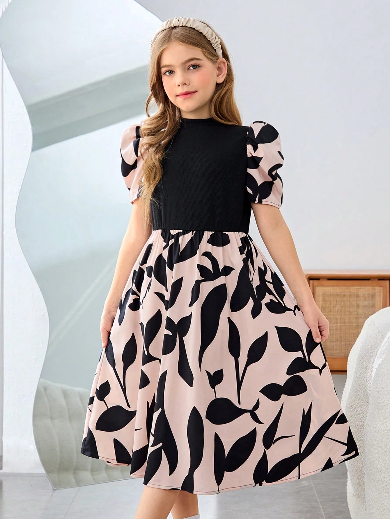 Vestido Elegante Negro Con Estampado De Hojas Para Niña