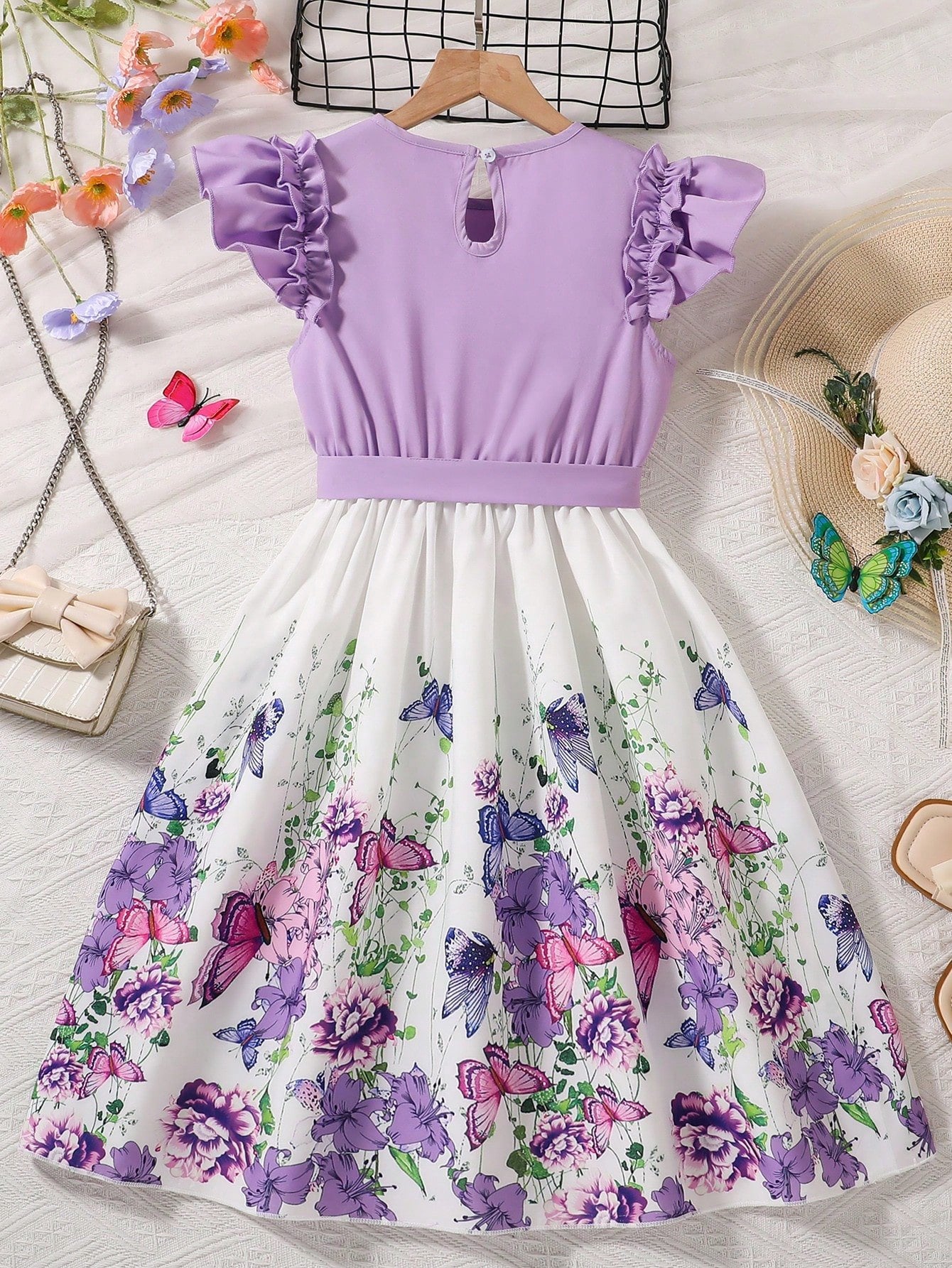 Vestido Lila Con Volantes Y Falda Floral Para Niña