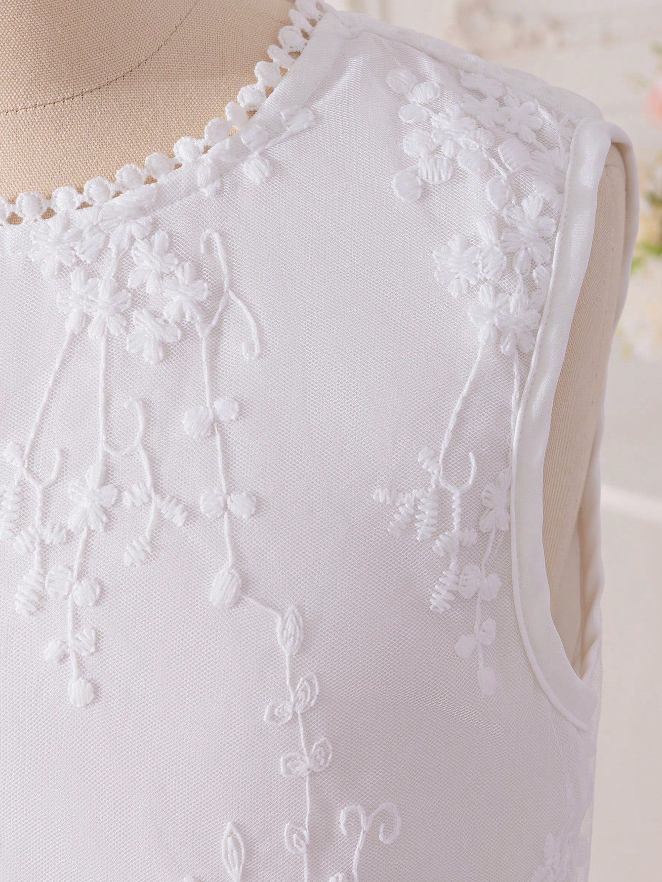 Vestido Blanco Elegante Bordado Para Niña