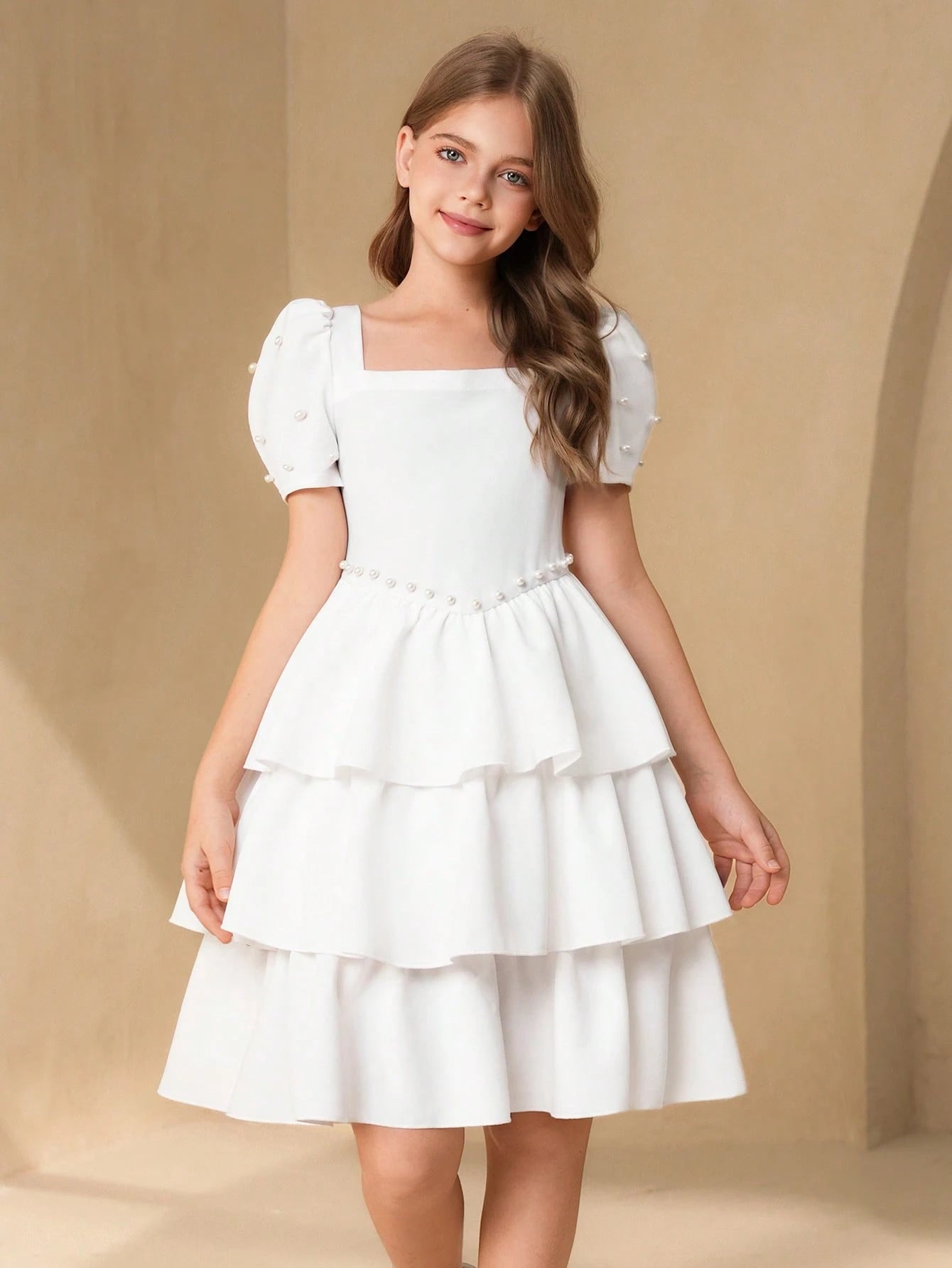 Vestido Blanco Con Volantes Y Perlas Para Niña
