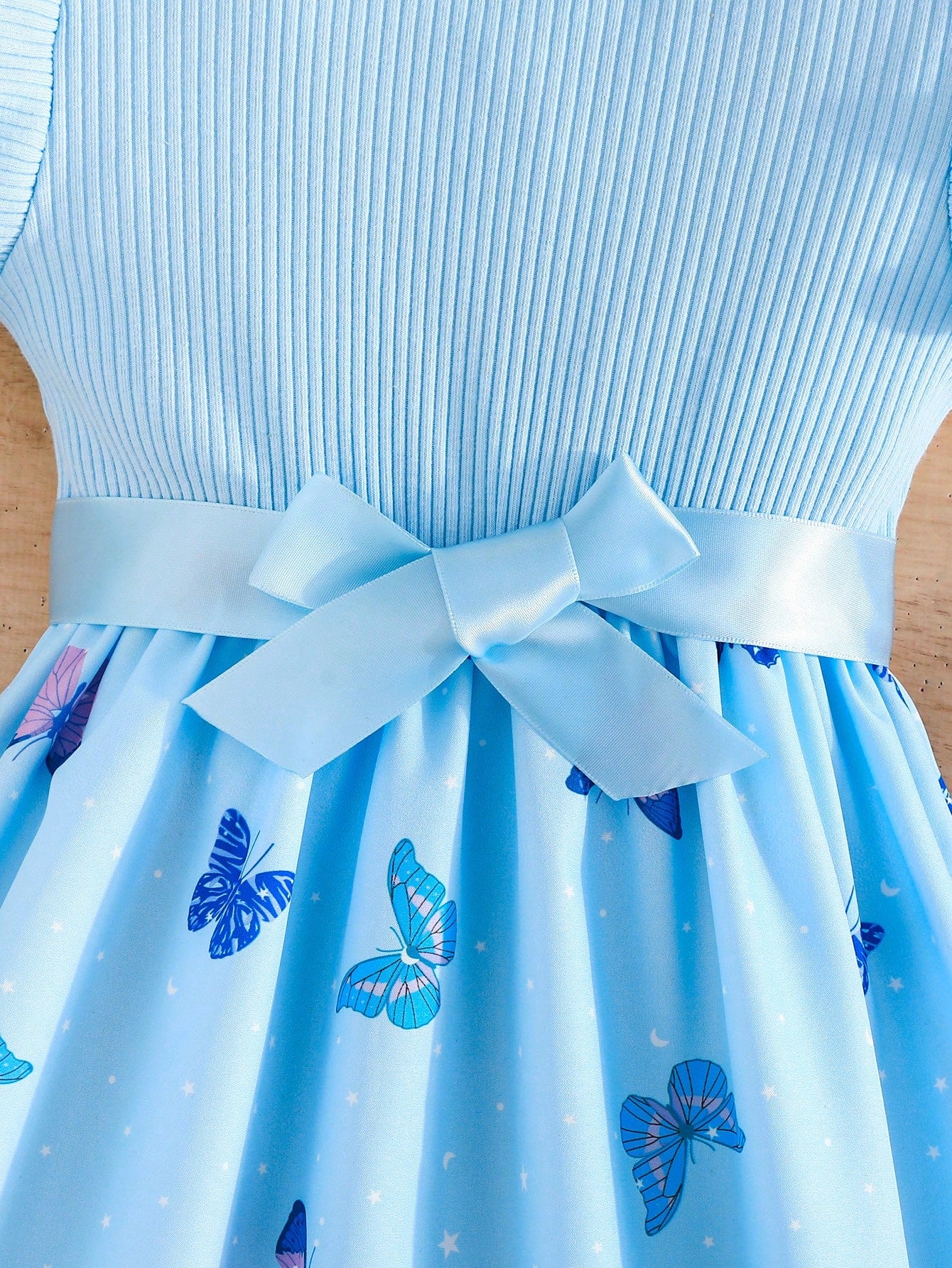 Vestido Azul Con Mariposas Y Moño Para Niña