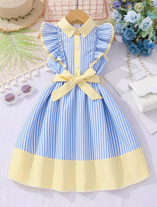 Vestido a rayas lindo y elegante con cuello vuelto y cinturón de lazo