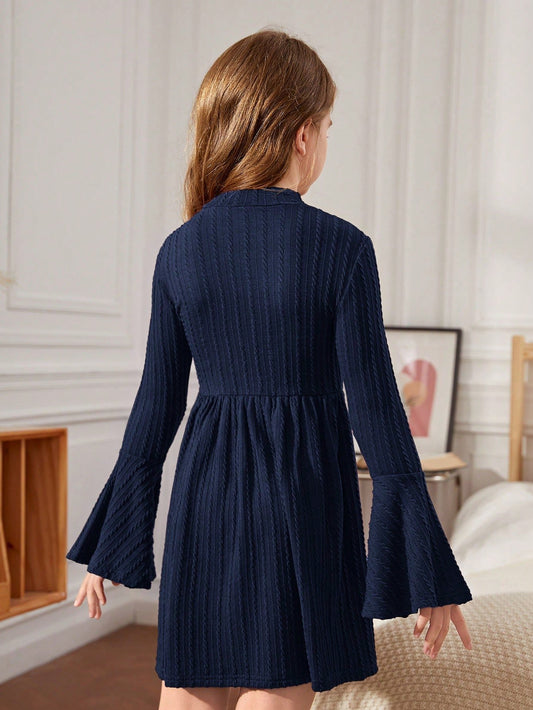 Vestido Tejido Azul Con Manga Acampanada Para Niña