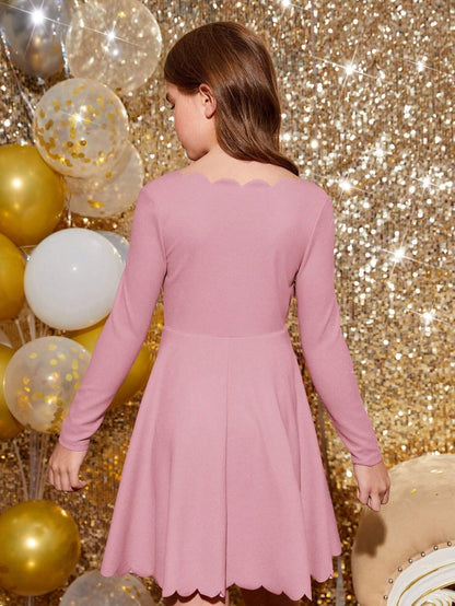 Vestido Rosa Pálido con Diseño Acampanado para Niña