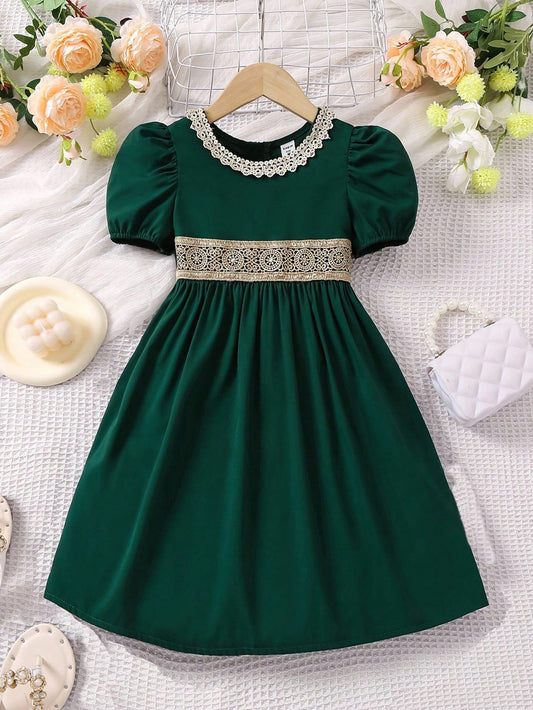 Vestido Verde Con Encaje Dorado Para Niña Elegante