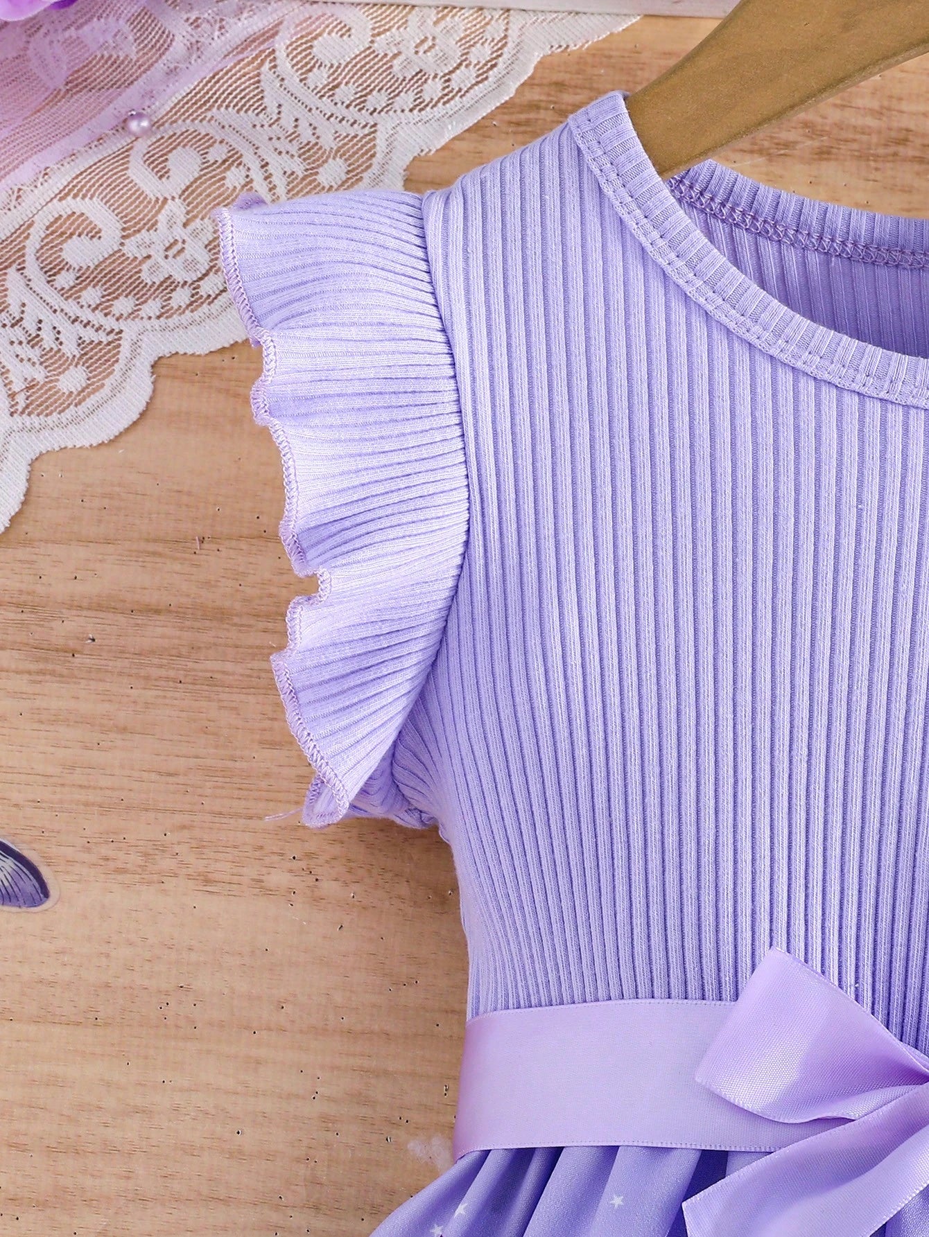Vestido Morado Con Mariposas Y Moño Para Niña