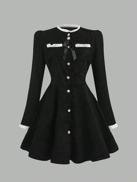 Vestido Negro Con Lazo Y Botones Decorativos Para Niña