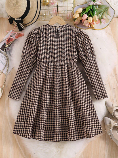 Vestido Café Con Estampado Pata De Gallo Para Niña