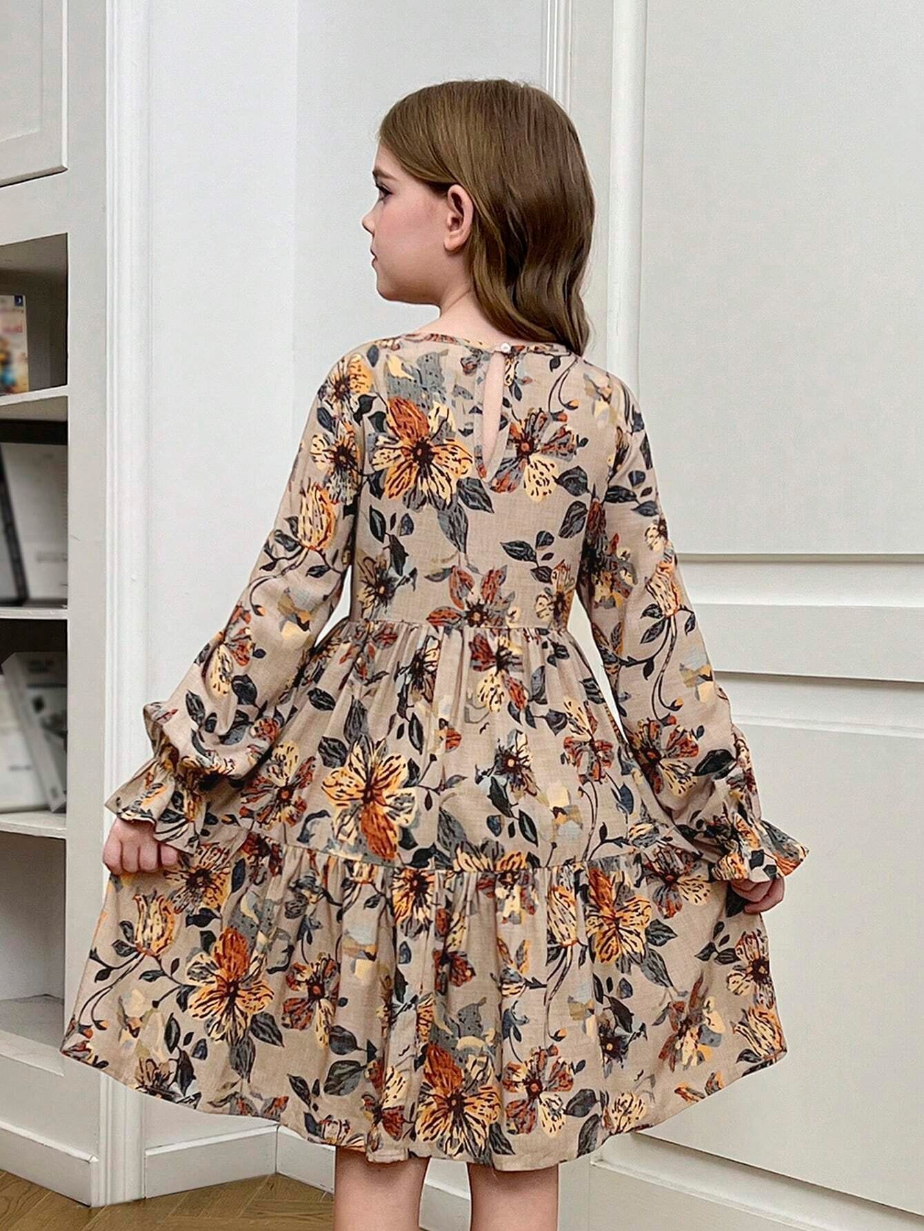 Vestido Caqui Floral Con Mangas De Campana Para Niña