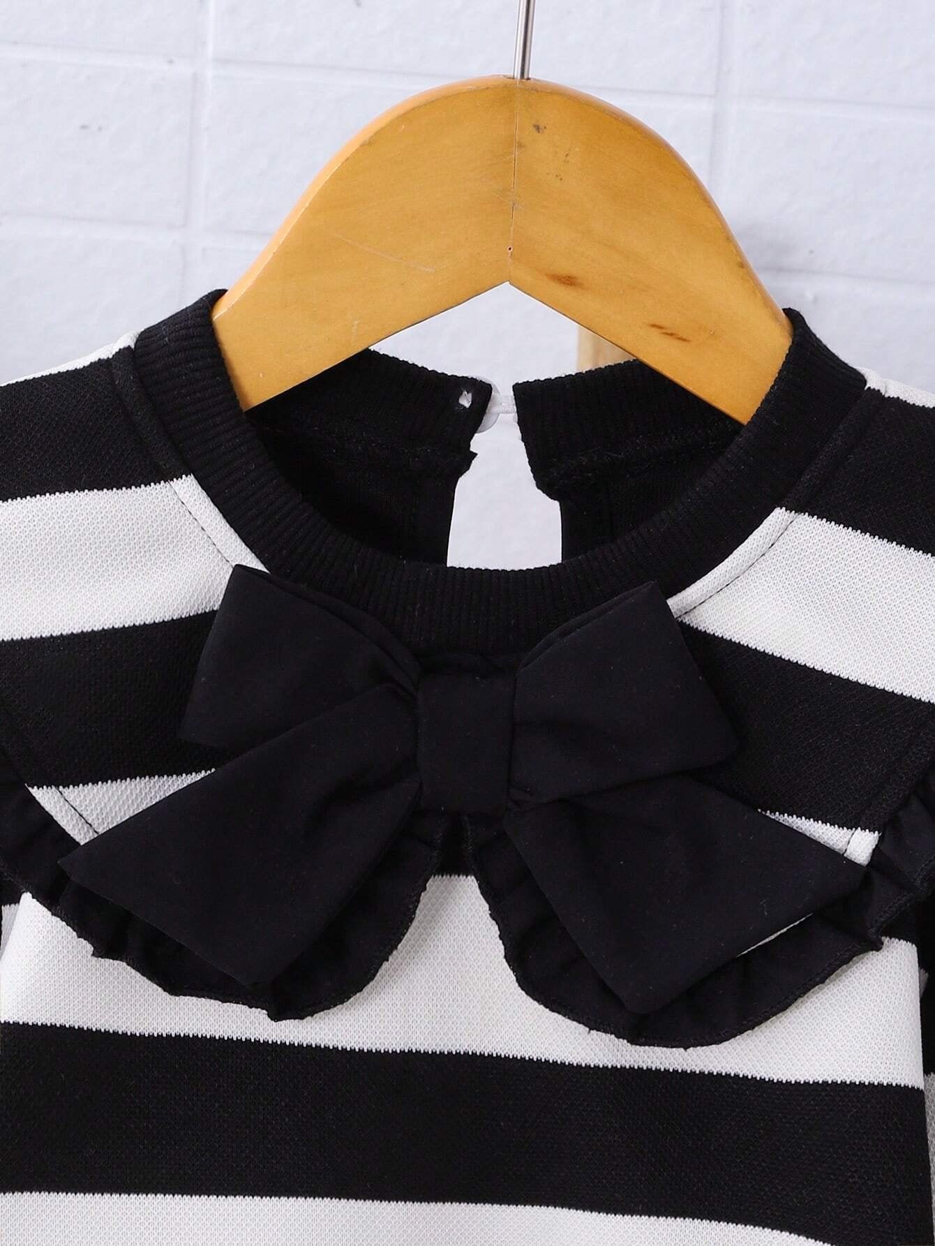 Vestido A Rayas Blanco Y Negro Con Moño Elegante Para Niña