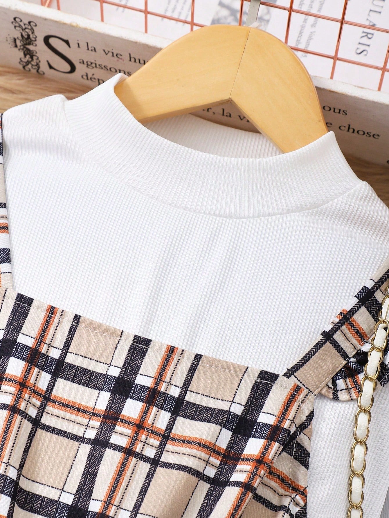 Set De Vestido A Cuadros Con Blusa Blanca Para Adolescente