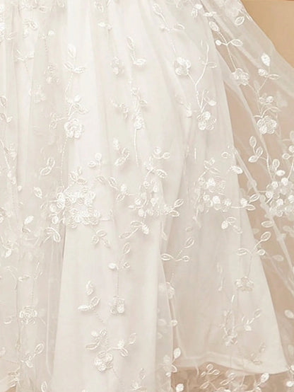 Vestido Blanco Midi Con Tirantes Y Detalles En Encaje Para Niña