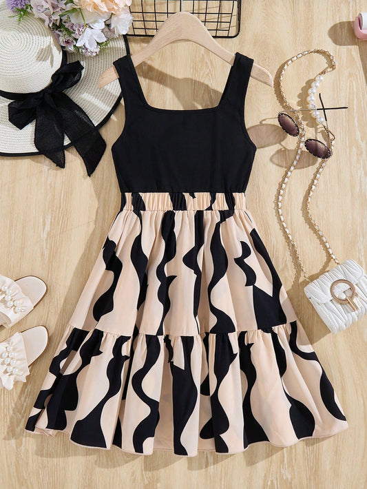 Vestido Negro Con Tirantes Y Estampado De Corazones Para Niña