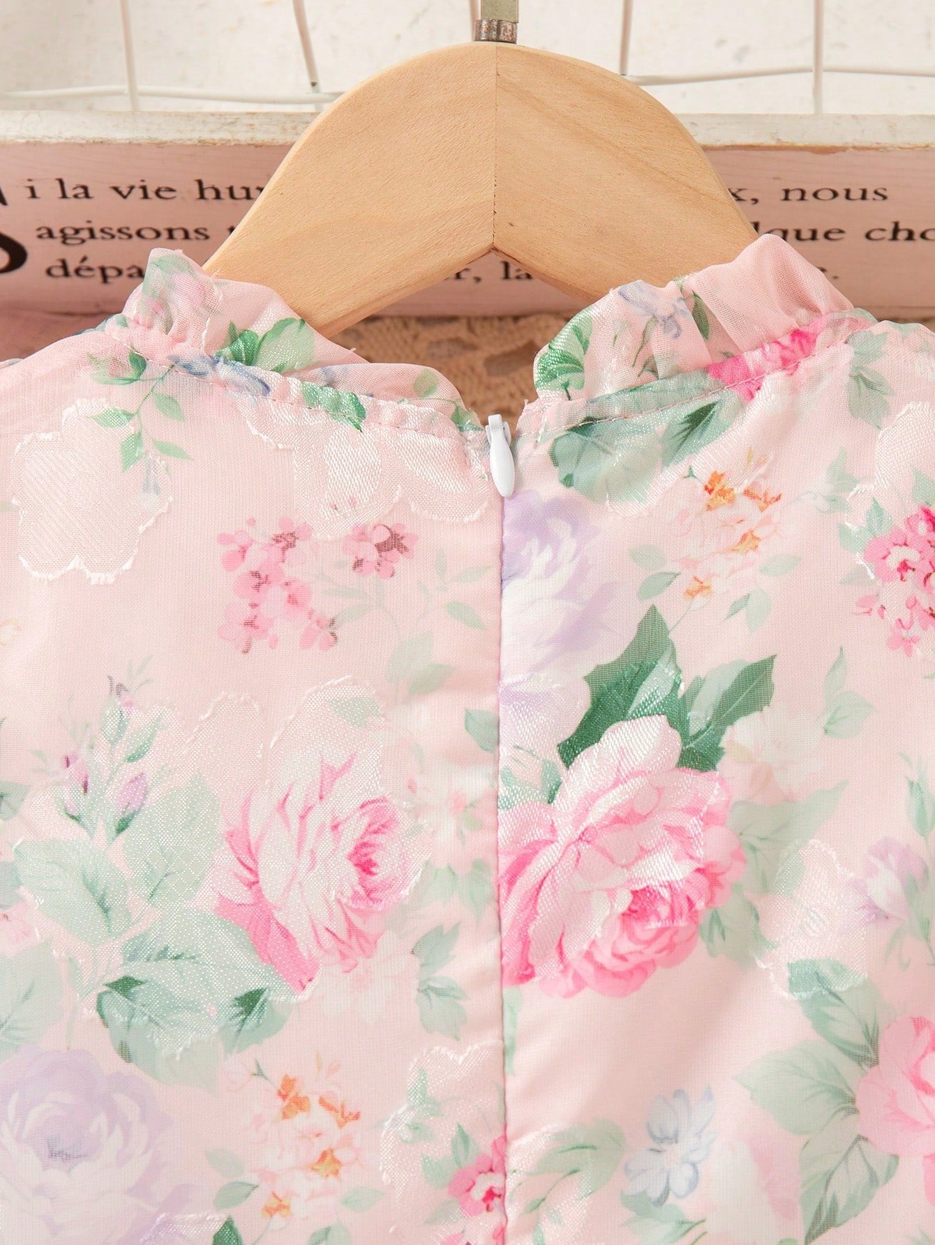 Vestido Rosa Floral Para Niña Con Volantes Encantadores