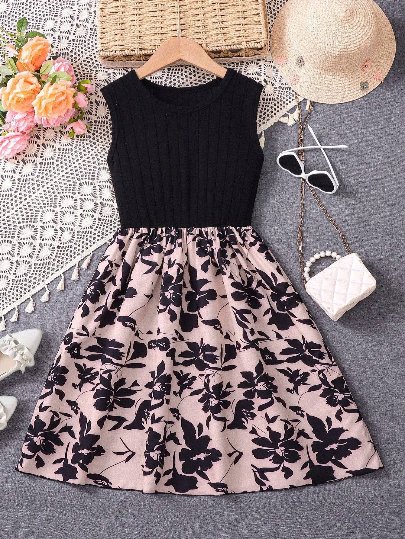 Vestido Sin Mangas Con Falda Floral Para Niña