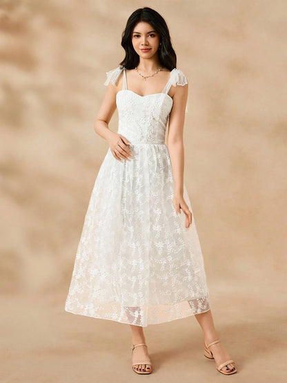 Vestido Blanco Midi Con Bordado Elegante Para Niña