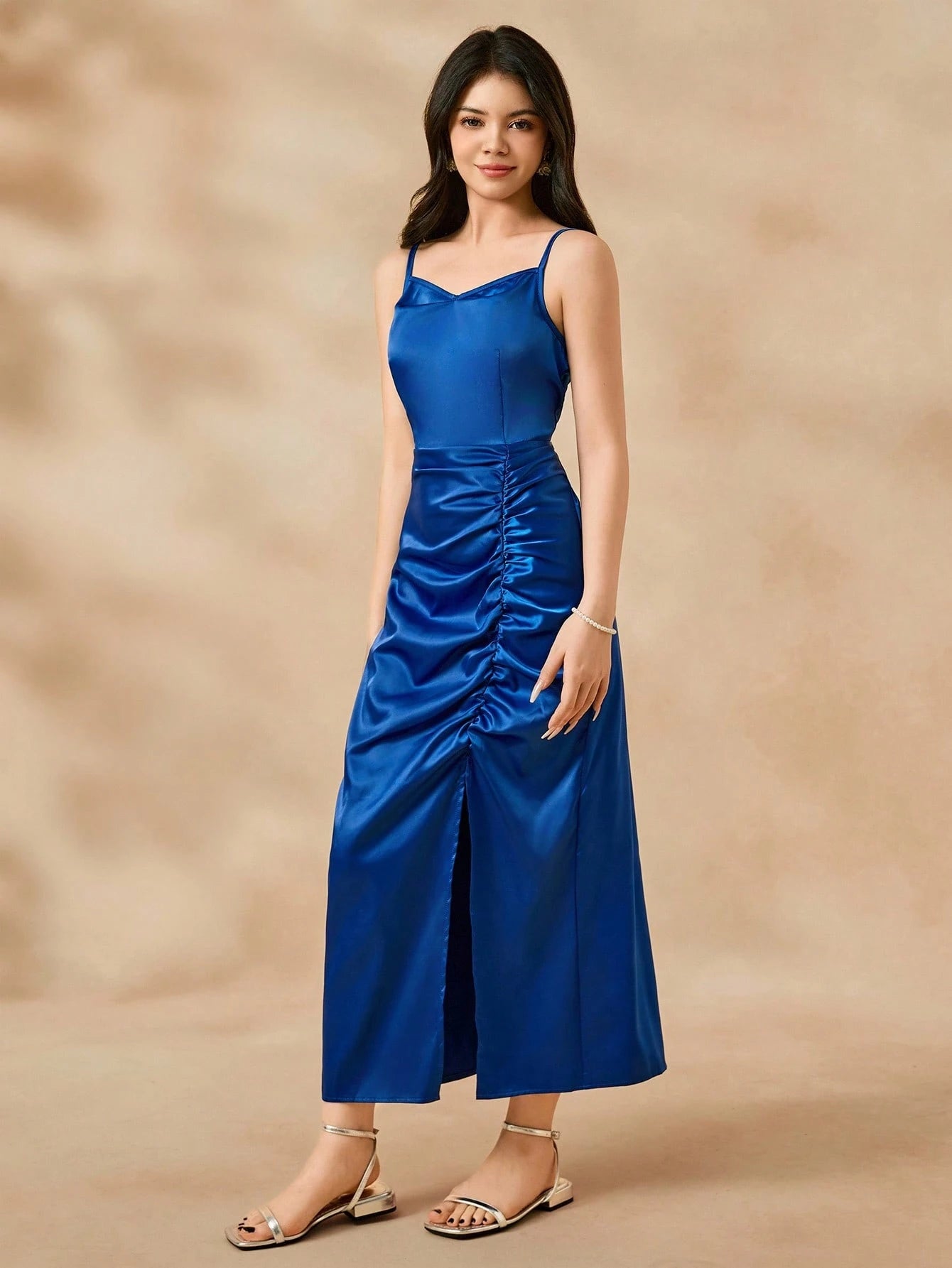 Vestido Azul Real Con Abertura Y Fruncido Para Niña