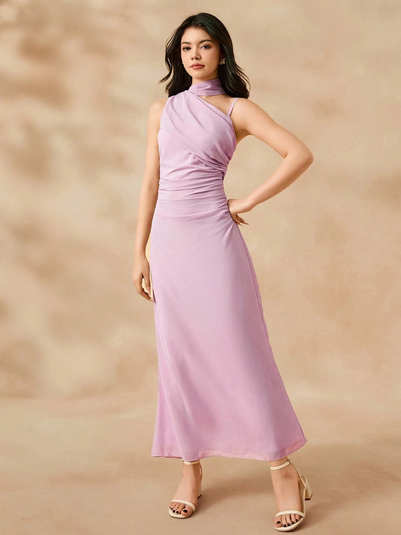 Vestido Largo Rosa Halter Con Pliegues Elegante