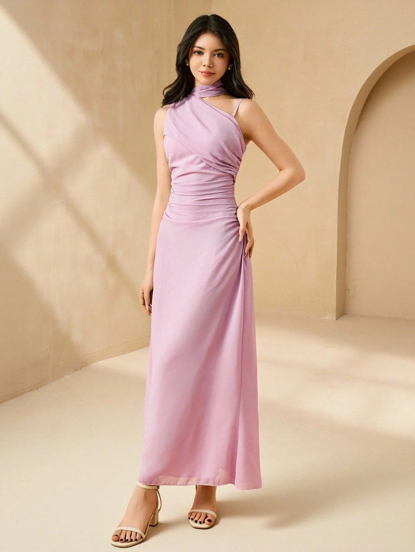 Vestido Largo Rosa Halter Con Pliegues Elegante
