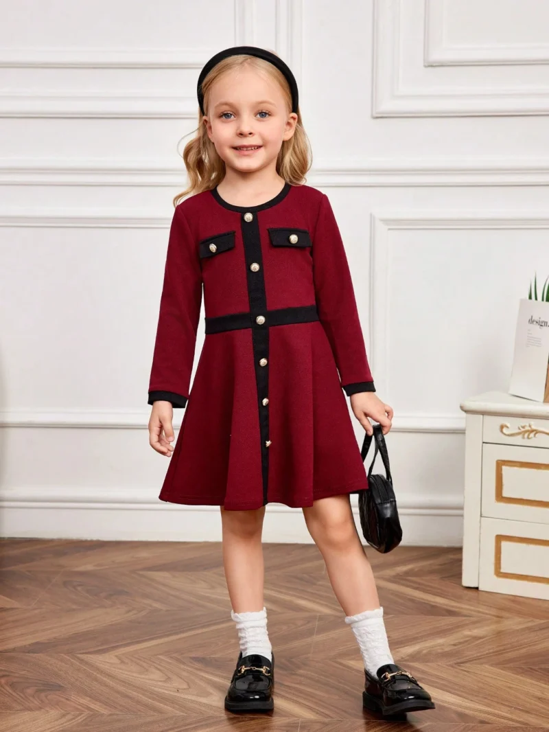 Vestido Rojo con Botones y Detalles en Negro para Niña