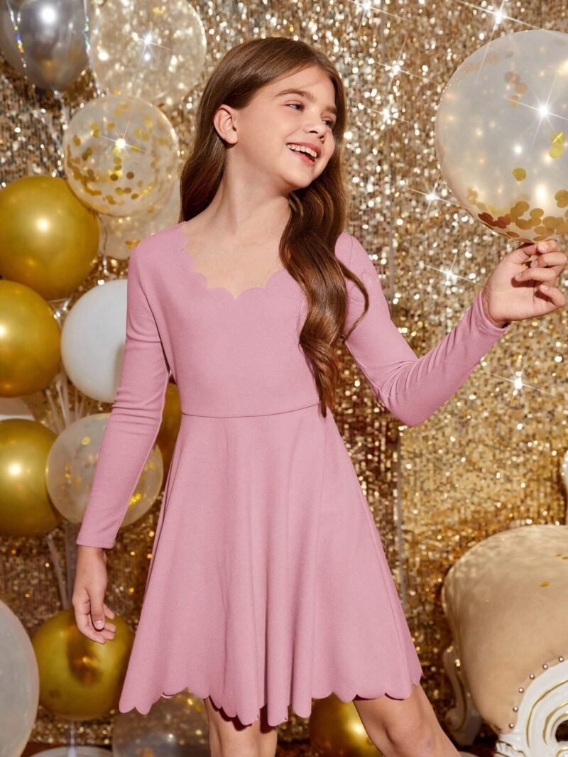 Vestido Rosa Pálido con Diseño Acampanado para Niña