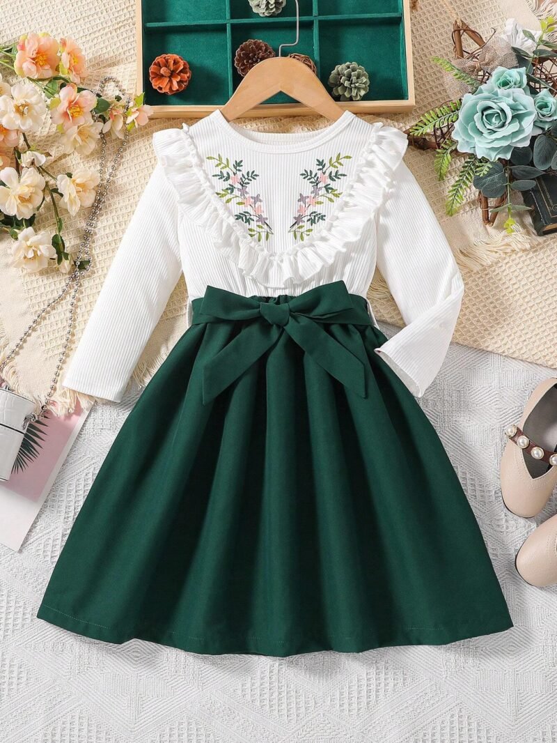 Vestido Blanco Y Verde Con Moño Y Bordado Floral Para Niña