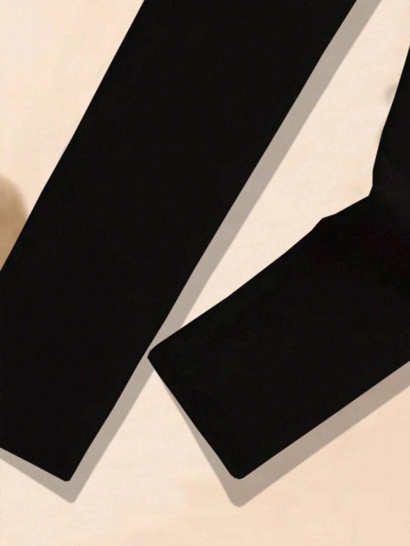 Conjunto Negro De Camiseta Y Leggings Con Corazones Para Niña - Imagen 4