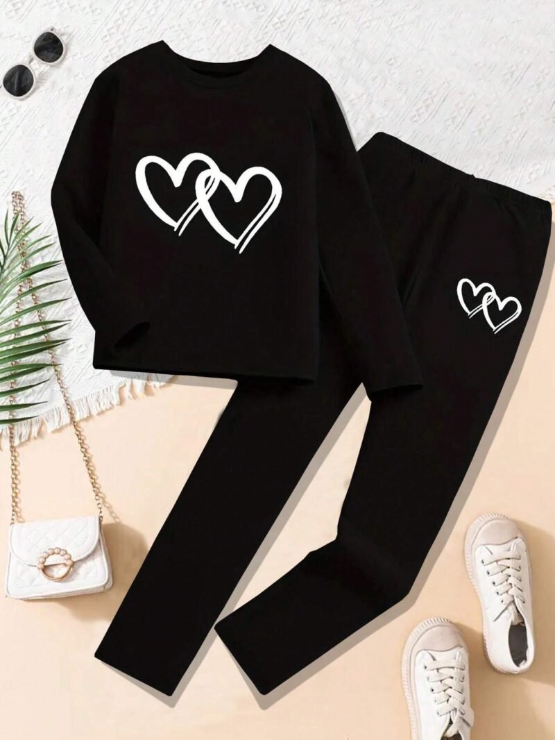 Conjunto Negro De Camiseta Y Leggings Con Corazones Para Niña