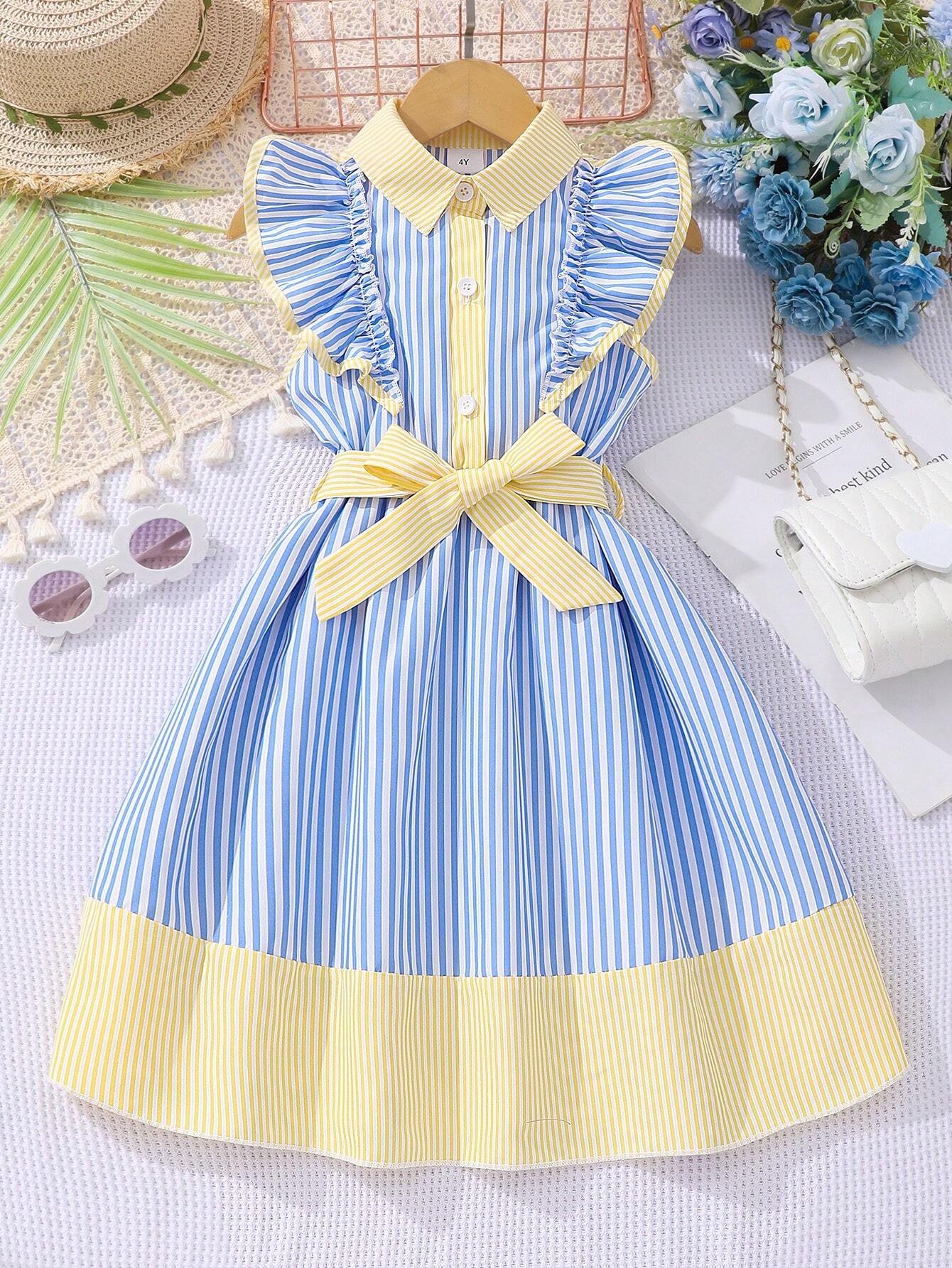 Vestido camisero a rayas en azul y amarillo con volantes y cinturón.