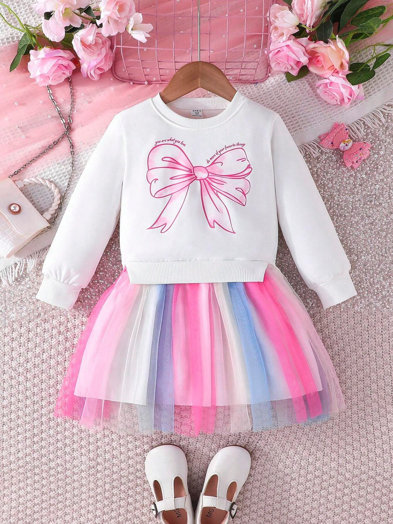 Vestido con sudadera para niñas con estampado de lazo y falda de tul multicolor.