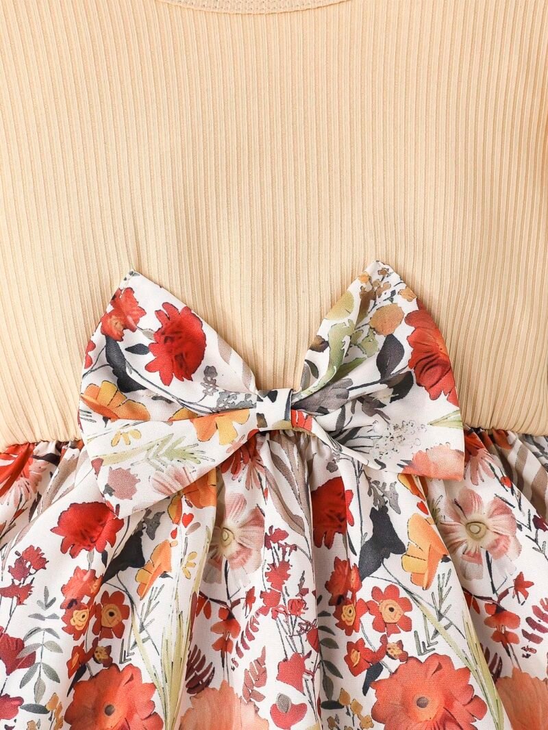 Vestido Beige Con Volantes Y Falda Floral Para Niña - Imagen 4
