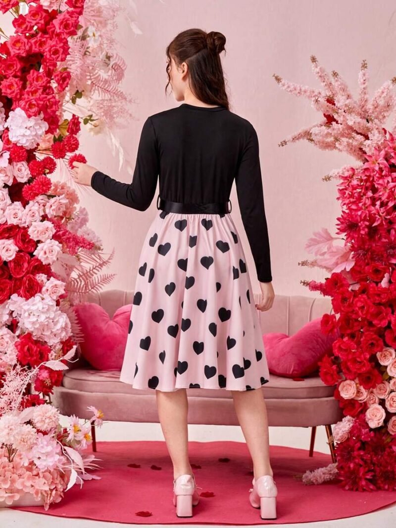 Vestido Negro Y Rosa Con Estampado De Corazones Para Niña - Imagen 2
