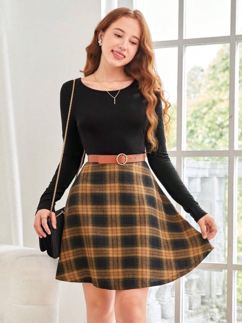 Vestido Negro Con Falda Cuadros Para Niña Estilo A Línea - Imagen 4