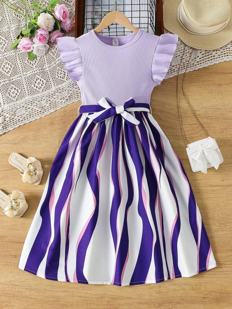 Vestido Morado Con Volantes Y Estampado Geométrico Para Niña