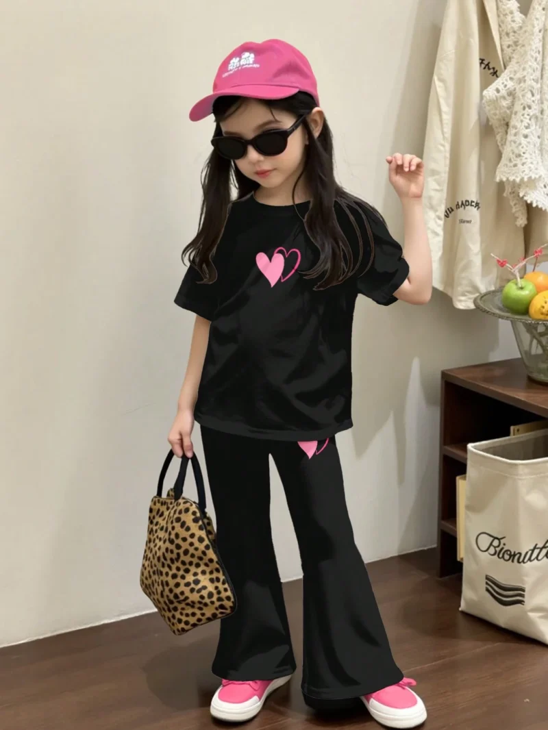 Conjunto Negro Para Niña Con Corazones Rosados Y Pantalón Acampanado - Imagen 3