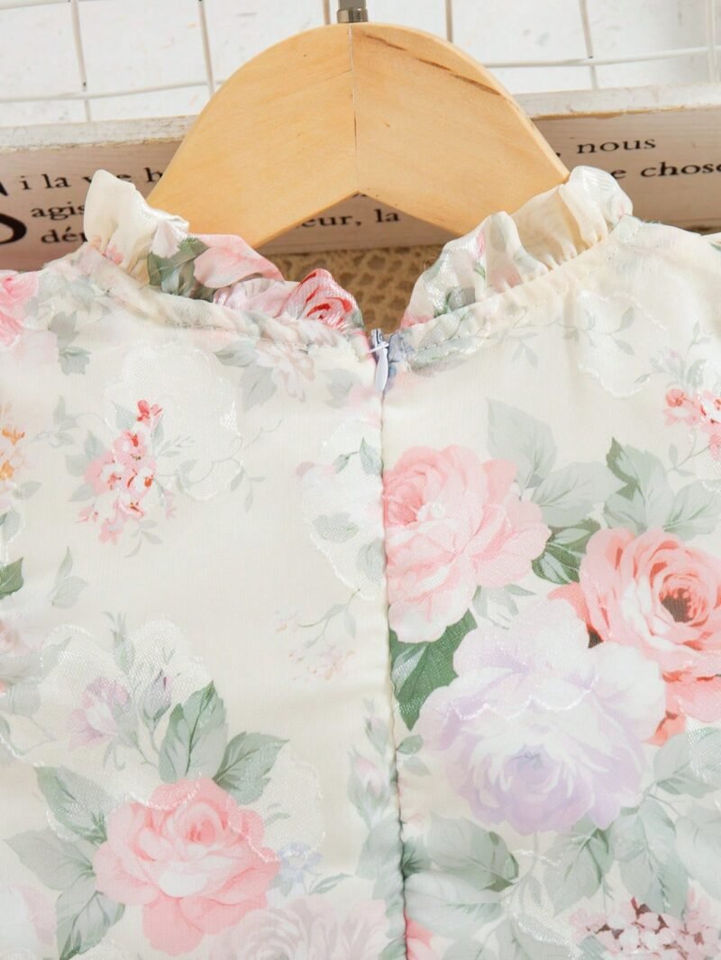 Vestido Floral Rosa Para Niña Con Volantes Románticos - Imagen 4