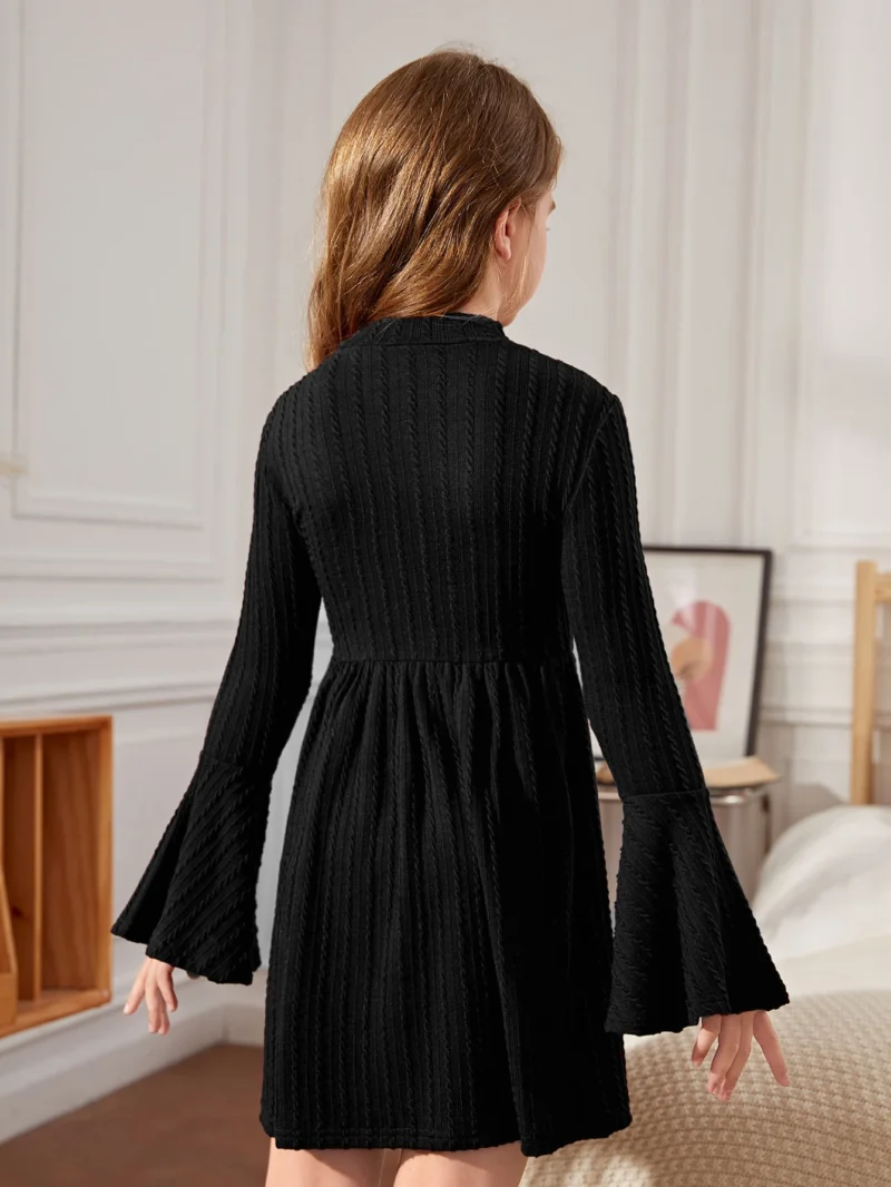 Vestido Tejido Negro Con Manga Acampanada Para Niña - Imagen 2