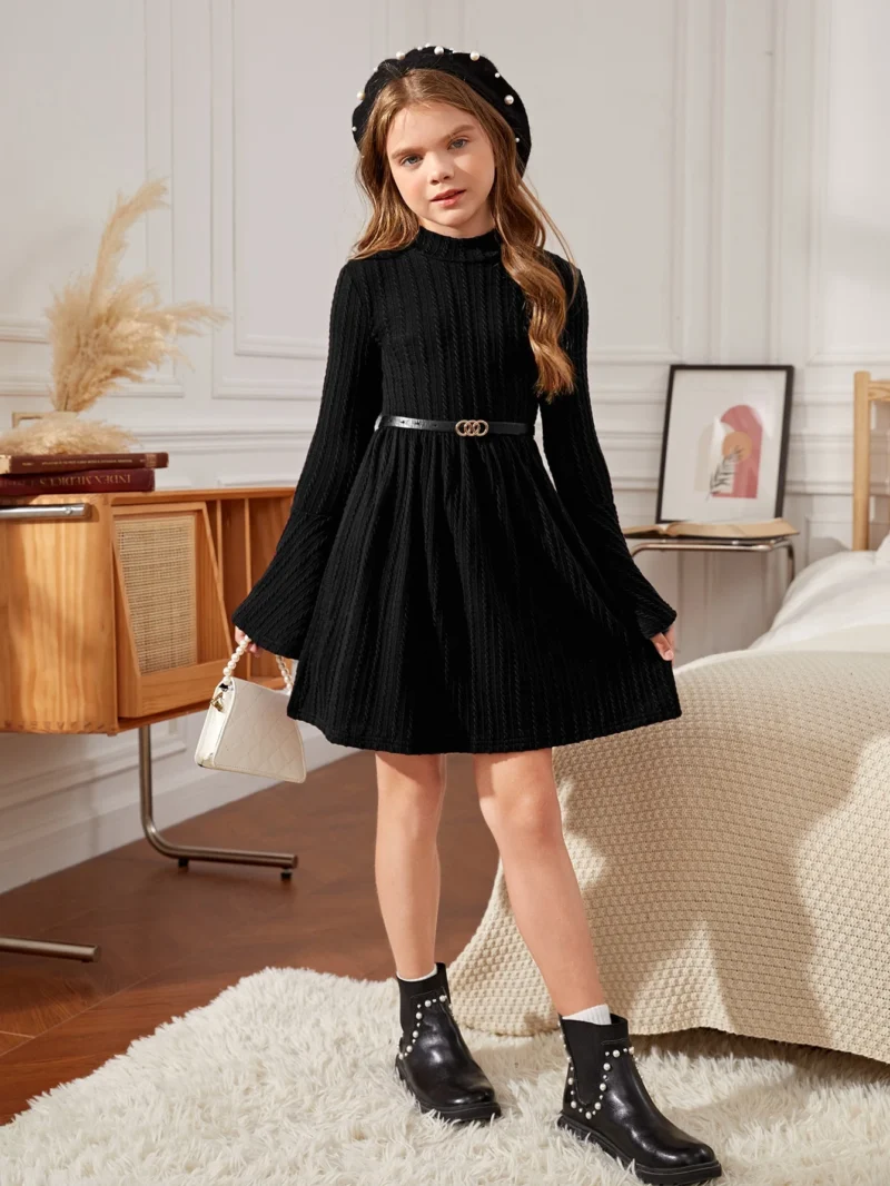 Vestido Tejido Negro Con Manga Acampanada Para Niña - Imagen 3